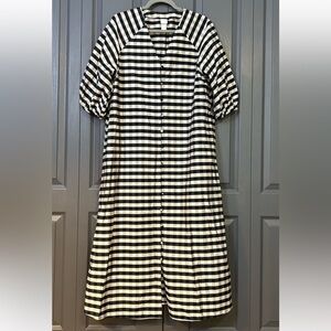 H&M navy Checkered Bubble Sleeve Midi Dress Sz S but would fit MEDIUM or Large.